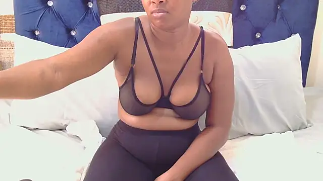 Snapshot of Bootycurvy2 chatting on March 27, 1:00 pm Bootycurvy2 online show from March 27, 1:00 pm