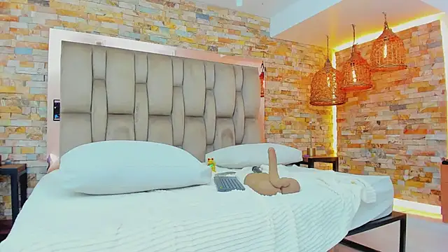 karla dunn online show from March 15, 11:28 pm