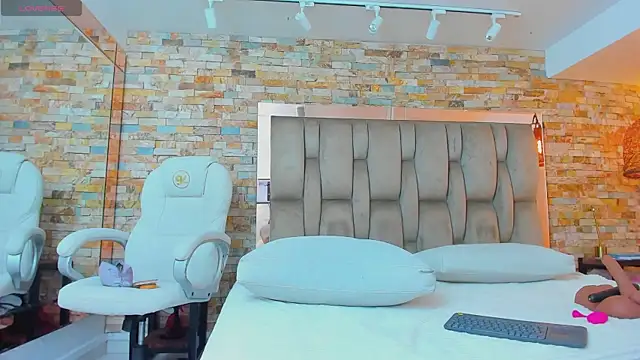 karla dunn online show from October 3, 9:01 pm