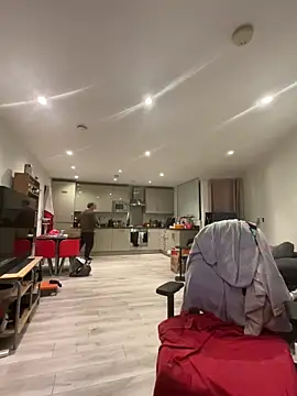 LondonTeffy online show from March 4, 10:05 pm