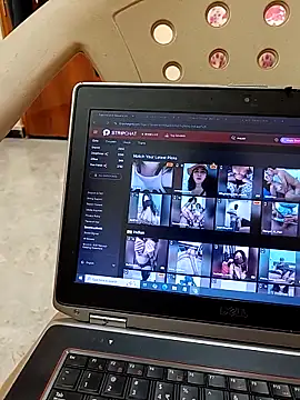 Sad fuckerz online show from May 9, 11:59 am