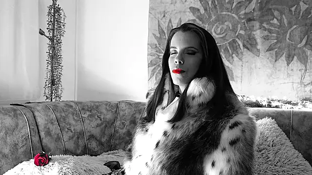 Snapshot of Lora_Chanel chatting on December 18, 8:15 pm Lora Chanel online show from December 18, 8:15 pm