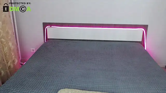 Snapshot of RonnieMilles chatting on February 14, 1:13 am RonnieMilles online show from February 14, 1:13 am