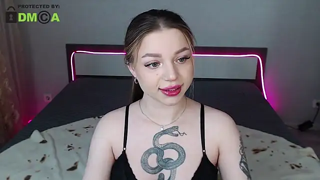 Snapshot of RonnieMilles chatting on February 20, 7:10 am RonnieMilles online show from February 20, 7:10 am