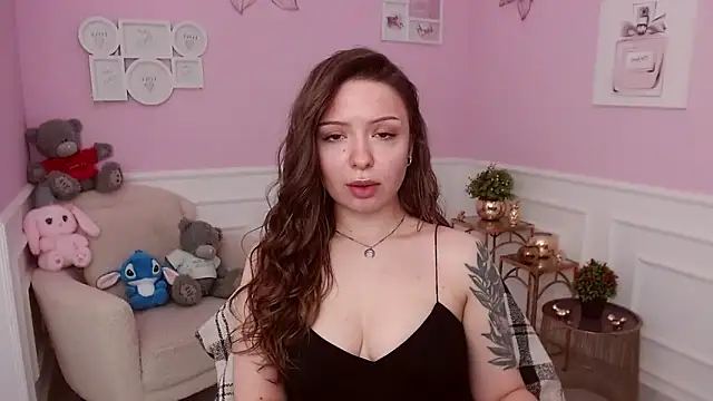 LucySkilar online show from March 27, 5:13 am