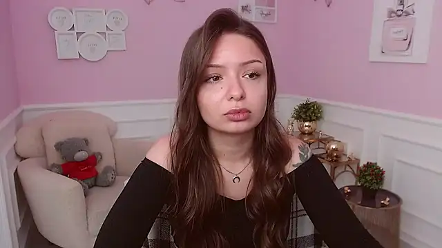 LucySkilar online show from June 7, 4:38 am