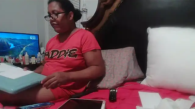 ebonyred online show from April 23, 1:51 am