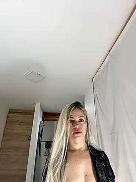 nicole valencia  online show from February 16, 9:15 am