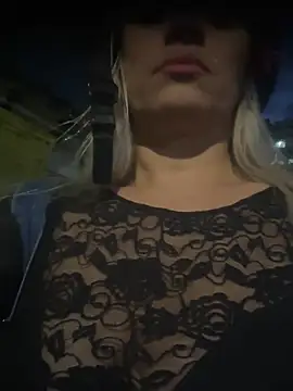 nicole valencia  online show from March 8, 11:39 pm