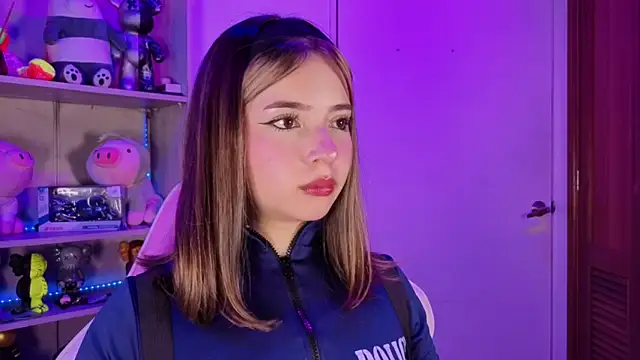 EmilyMiller  online show from April 14, 2:45 pm