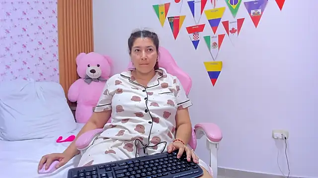 Snapshot of Soyqueen chatting on July 13, 3:59 pm Soyqueen online show from July 13, 3:59 pm