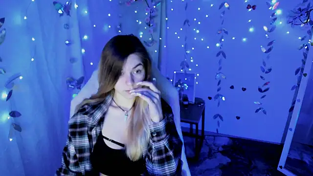 Sweet me  online show from May 4, 4:30 am