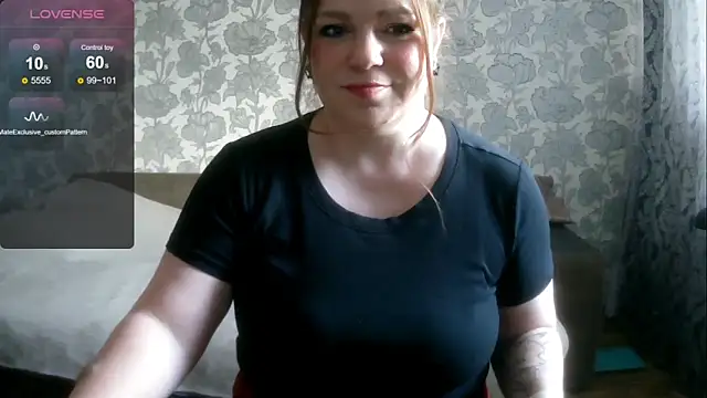 Snapshot of Sabrina_Poison chatting on June 16, 2:47 am Sabrina Poison online show from June 16, 2:47 am