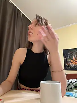 Snapshot of Crayzy_Luv chatting on February 1, 1:02 am Crayzy Luv online show from February 1, 1:02 am