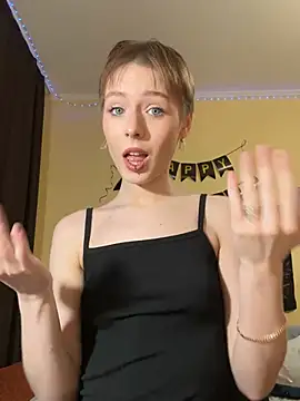 Snapshot of Crayzy_Luv chatting on March 9, 7:26 pm Crayzy Luv online show from March 9, 7:26 pm