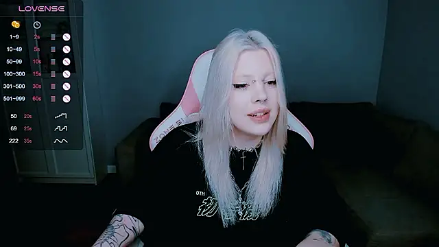   leslie   online show from December 3, 12:59 pm