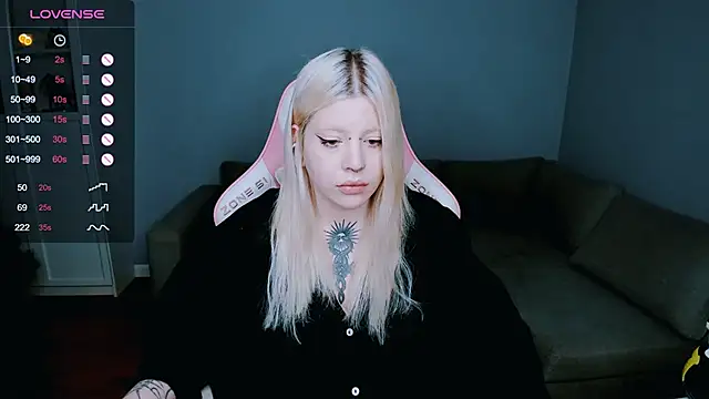   leslie   online show from December 28, 7:33 pm