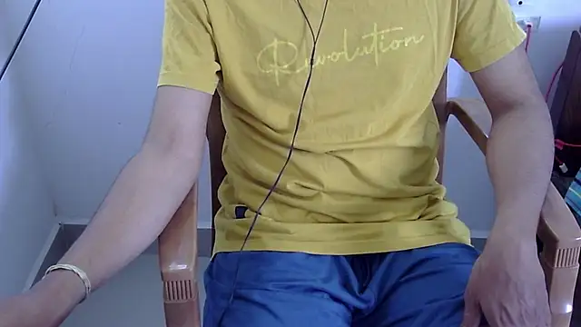 The SHY uncut online show from February 22, 4:35 am