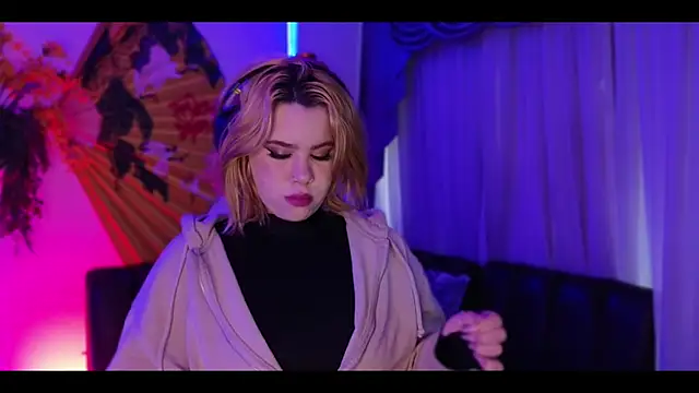 albaismynameX online show from November 10, 12:15 pm