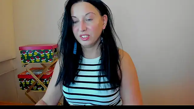 Snapshot of Wife4Cuck chatting on July 20, 12:51 pm Wife4Cuck online show from July 20, 12:51 pm