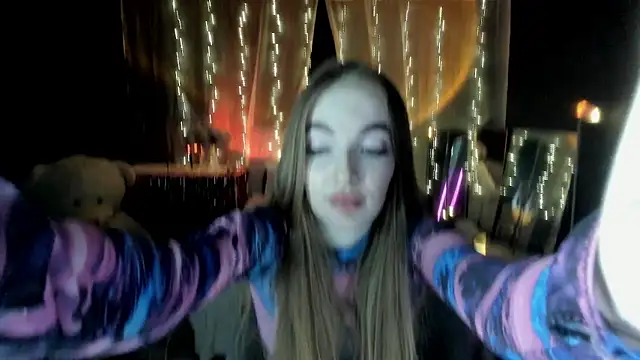 Snapshot of LissaCain chatting on March 2, 5:08 am LissaCain online show from March 2, 5:08 am