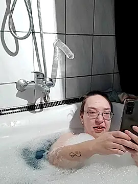 Isabella Geney online show from February 21, 5:58 pm