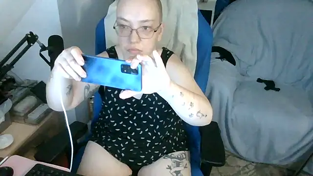 Snapshot of Isabella_Geney chatting on June 30, 4:19 pm Isabella Geney online show from June 30, 4:19 pm