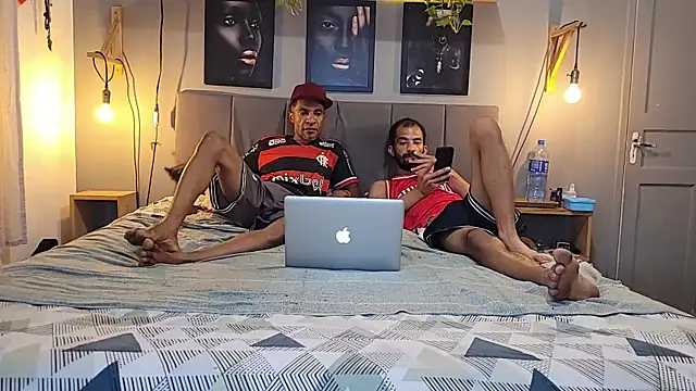 Snapshot of UncutToyBoy23cm chatting on January 9, 3:26 pm UncutToyBoy23cm online show from January 9, 3:26 pm