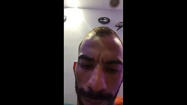 Snapshot of UncutToyBoy23cm chatting on January 16, 5:22 am UncutToyBoy23cm online show from January 16, 5:22 am