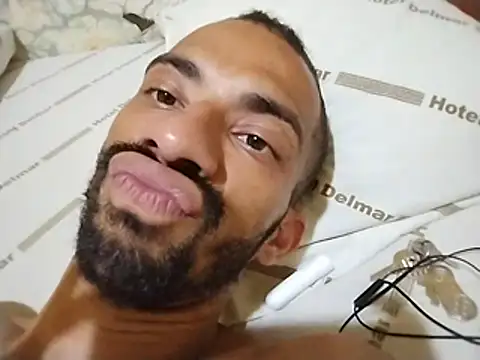 Snapshot of UncutToyBoy23cm chatting on January 19, 12:42 pm UncutToyBoy23cm online show from January 19, 12:42 pm