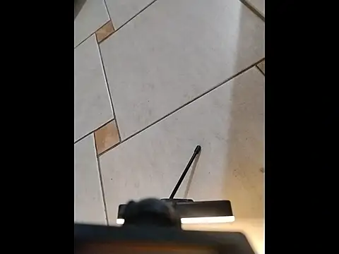 Snapshot of UncutToyBoy23cm chatting on February 20, 6:10 am UncutToyBoy23cm online show from February 20, 6:10 am