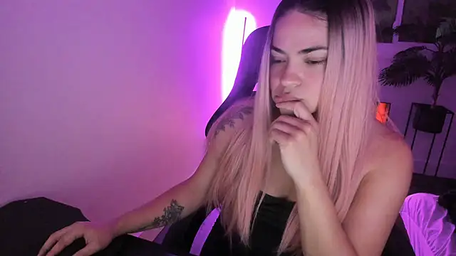 MelSaunders online show from December 23, 12:52 am