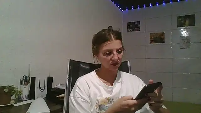 SweetyBabyDemon online show from April 1, 11:02 pm