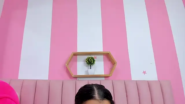 ISABELLA 020 online show from March 27, 1:11 pm