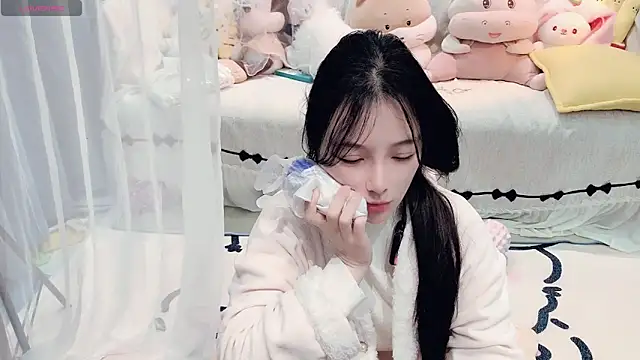 AKiKi711 online show from March 21, 2:42 pm