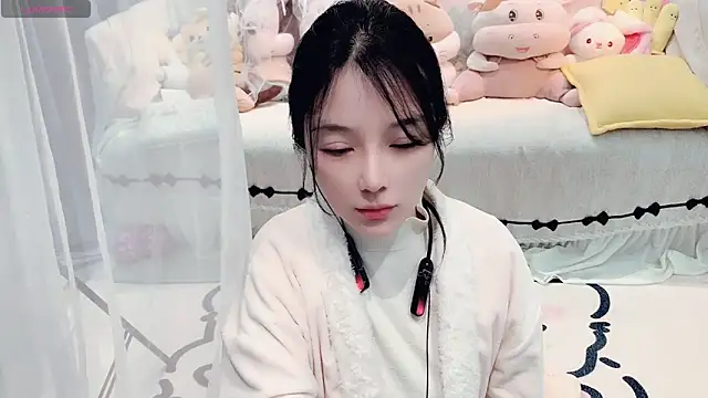 AKiKi711 online show from March 22, 3:04 pm