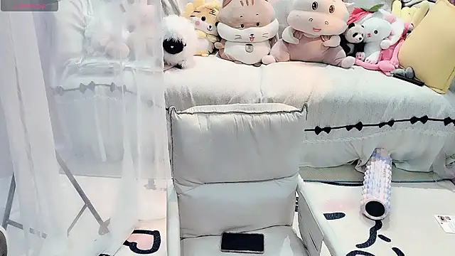 Snapshot of AKiKi711 chatting on July 8, 4:50 am AKiKi711 online show from July 8, 4:50 am