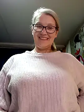 irinamaux online show from April 4, 2:47 pm