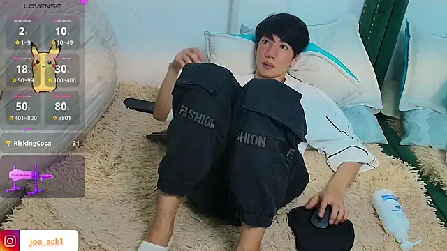 Levii Ackermann online show from March 8, 12:00 am