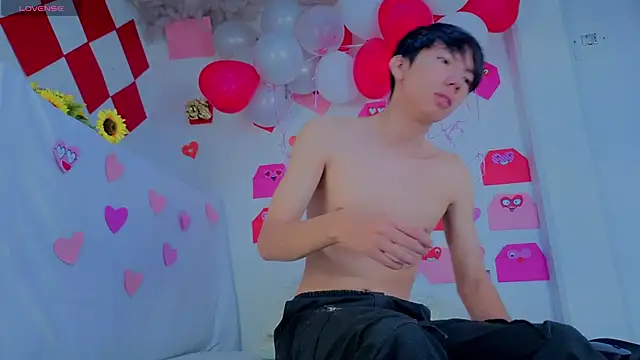 Levii Ackermann online show from February 18, 2:35 pm