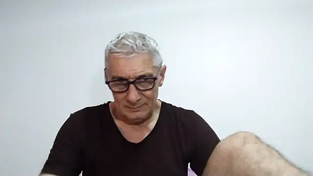 BIGUNCUTHARDCOCK online show from April 14, 1:33 am