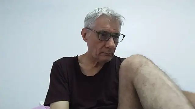 Snapshot of BIGUNCUTHARDCOCK chatting on June 29, 12:17 am BIGUNCUTHARDCOCK online show from June 29, 12:17 am