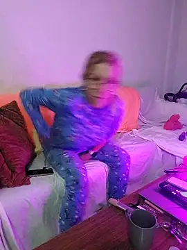 blondyruby online show from December 15, 9:30 pm