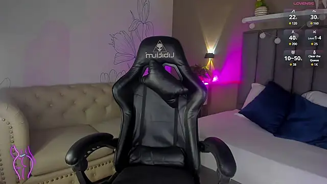 Snapshot of atenea_jones chatting on February 21, 1:01 pm atenea jones online show from February 21, 1:01 pm