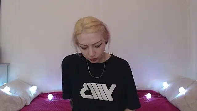 Snapshot of Emily_hardcore chatting on July 1, 10:31 pm Emily hardcore online show from July 1, 10:31 pm