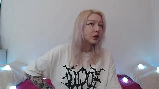 Snapshot of Emily_hardcore chatting on July 18, 9:07 pm Emily hardcore online show from July 18, 9:07 pm