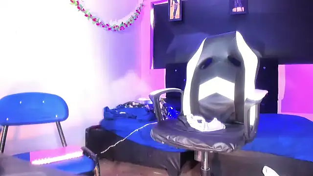 rosedewitt online show from January 30, 2:36 pm