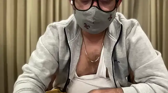 Snapshot of slavekinky001 chatting on December 20, 9:06 pm slavekinky001 online show from December 20, 9:06 pm