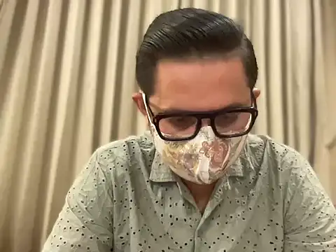 Snapshot of slavekinky001 chatting on April 11, 7:18 pm slavekinky001 online show from April 11, 7:18 pm