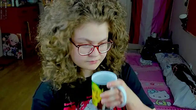 Sashy Way online show from May 14, 3:30 pm